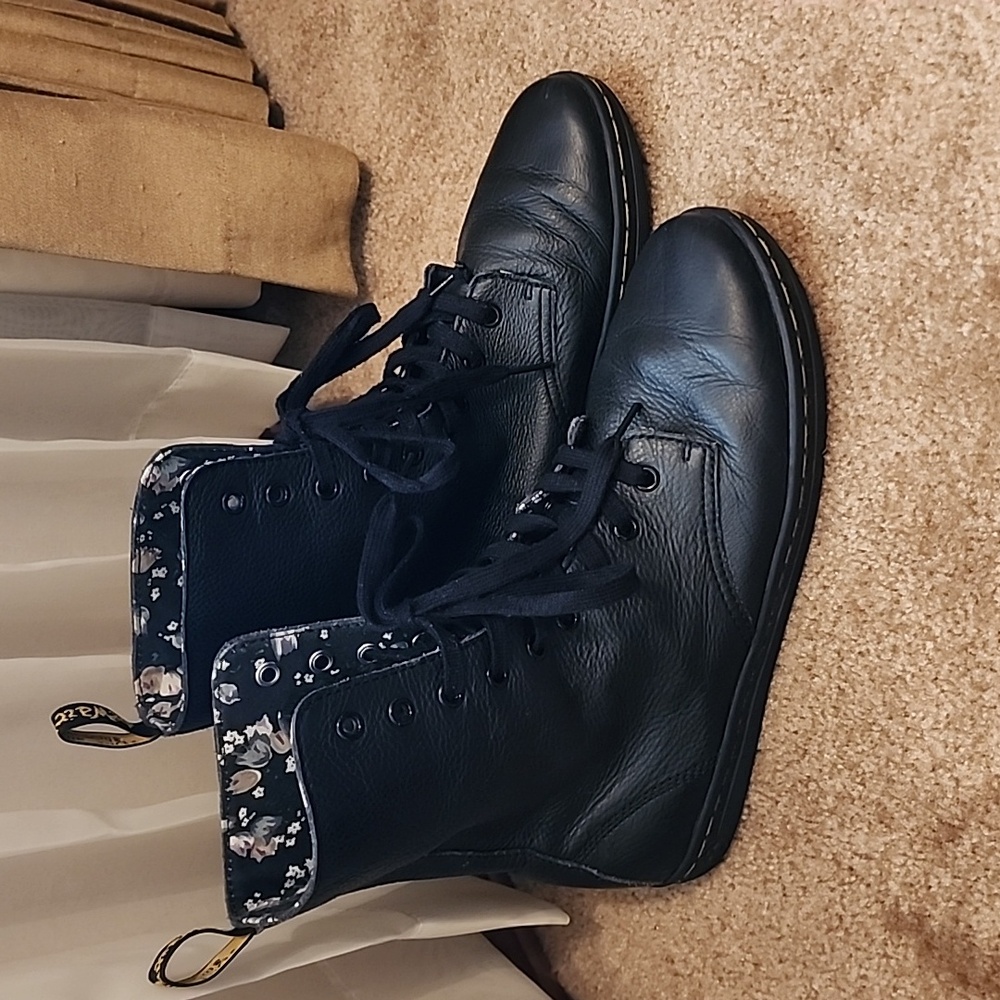 Dr. Martens Stratford Boots